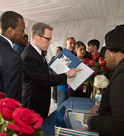 Alan R. Hanson, Acting Assistant Attorney General of OJP, at Police Week activities Alan R. Hanson, Acting Assistant Attorney General