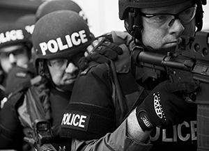 Police response to active shoter Armed police response