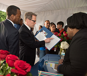 Alan R. Hanson, Acting Assistant Attorney General, at National Police Week activities Alan R. Hanson, Acting Assistant Attorney General